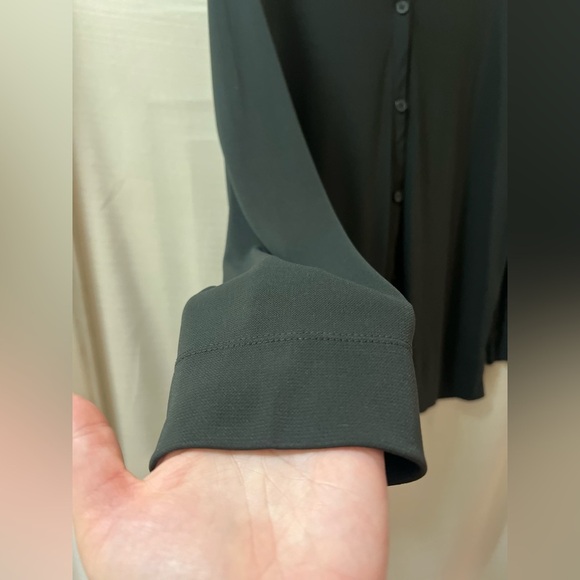 ⚫️ BOGO Dark green Button-Up Josephine Chaus Blouse size small - Picture 2 of 5